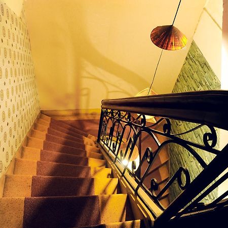 Queen Homestay Хюэ Экстерьер фото