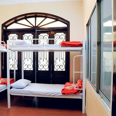 Queen Homestay Хюэ Экстерьер фото