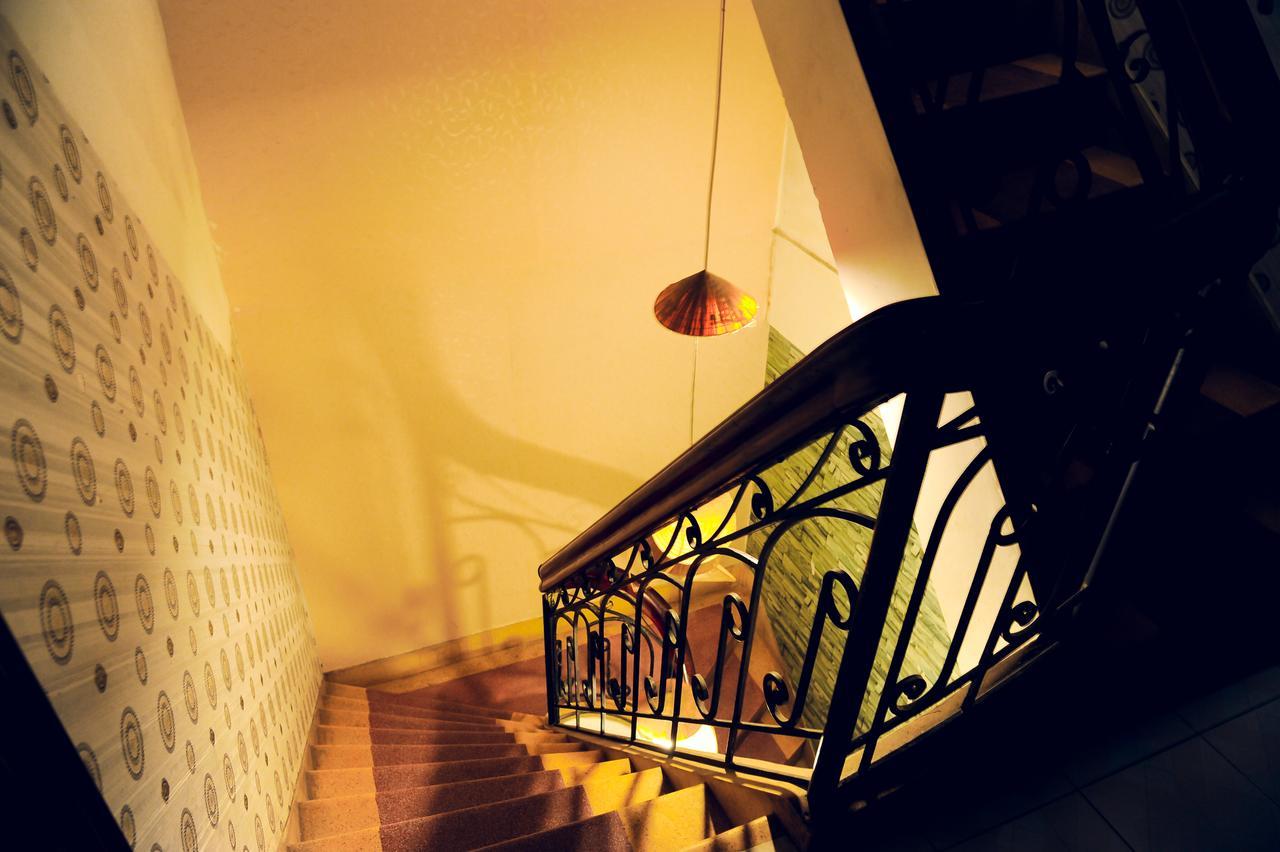 Queen Homestay Хюэ Экстерьер фото