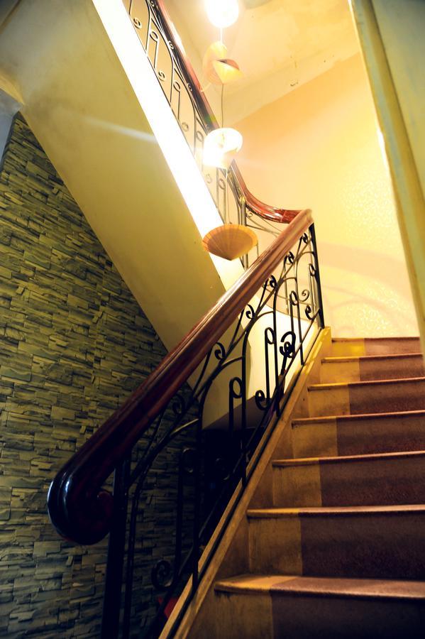 Queen Homestay Хюэ Экстерьер фото