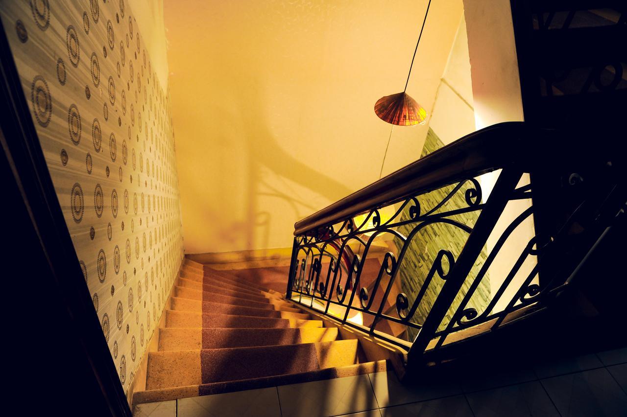 Queen Homestay Хюэ Экстерьер фото