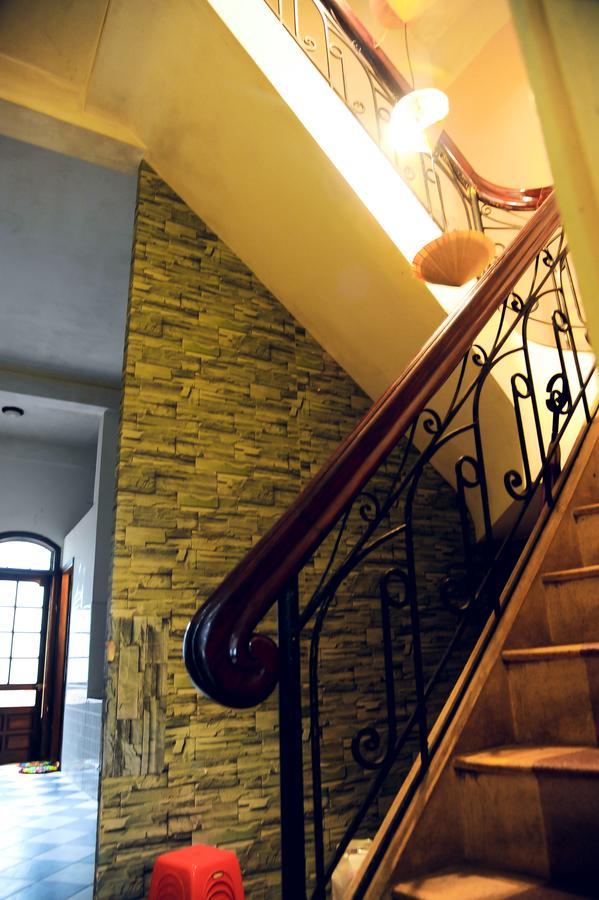 Queen Homestay Хюэ Экстерьер фото
