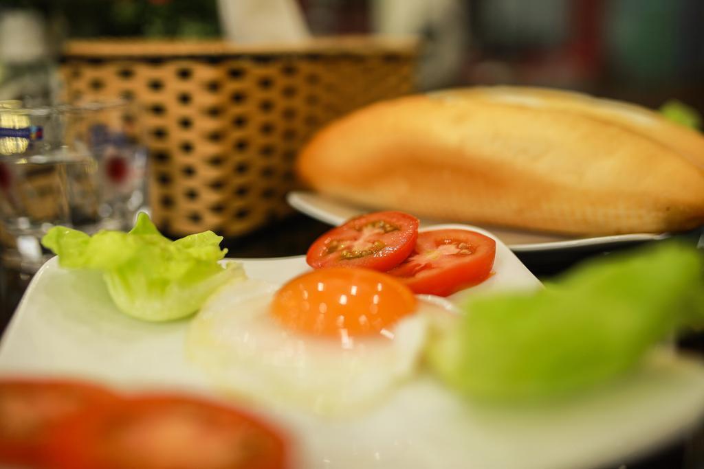 Queen Homestay Хюэ Экстерьер фото